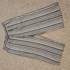 Banana Republic Linen-Blend Easy Crop Pant Brand new. Size L. Navy/White Stripe
